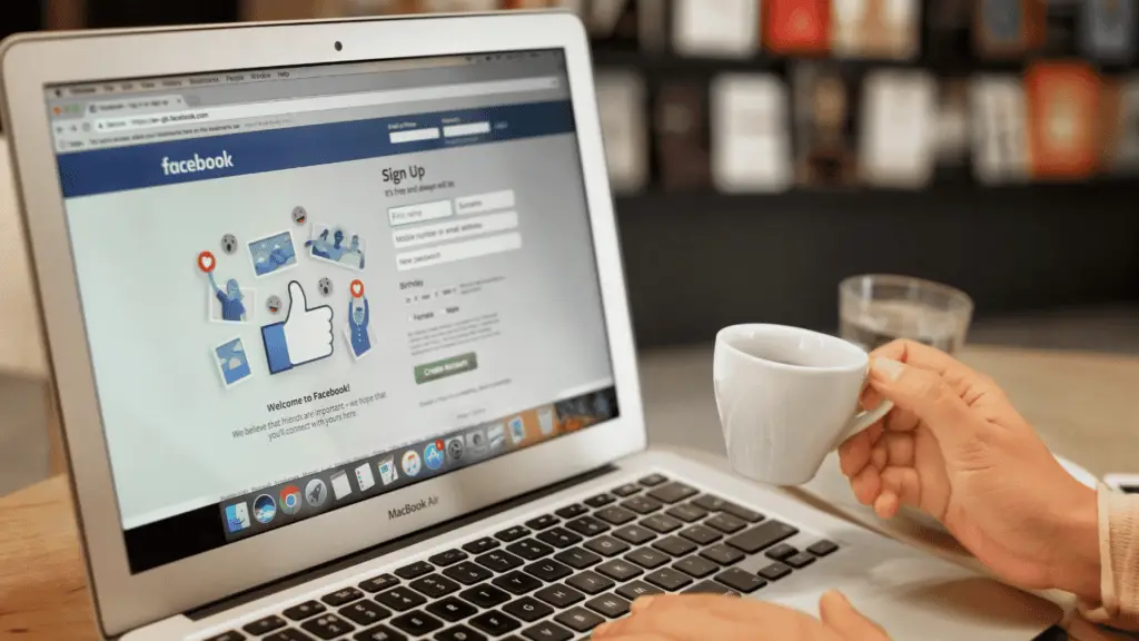 come usare la libreria inserzioni di Facebook per studiare i competitors